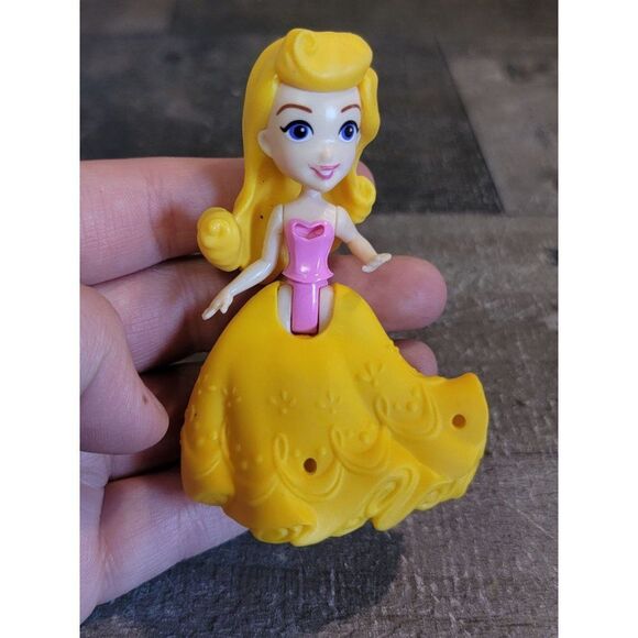 Princess Aurora Hasbro doll toy figure Sleeping Beauty - Picture 1 of 5